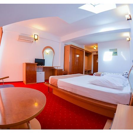 Hotel Pensiune Valentina à Râmnicu Vâlcea Extérieur photo