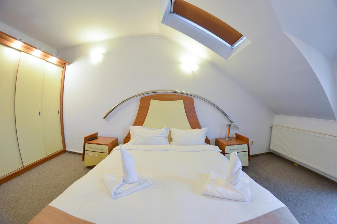 Hotel Pensiune Valentina à Râmnicu Vâlcea Extérieur photo