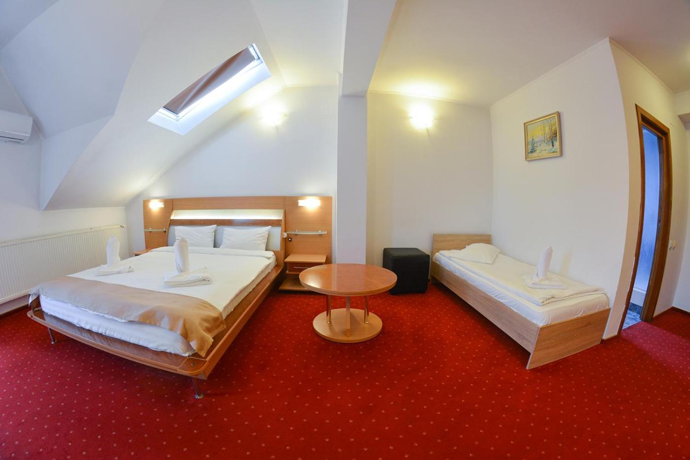 Hotel Pensiune Valentina à Râmnicu Vâlcea Extérieur photo