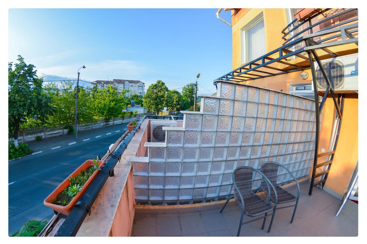 Hotel Pensiune Valentina à Râmnicu Vâlcea Extérieur photo