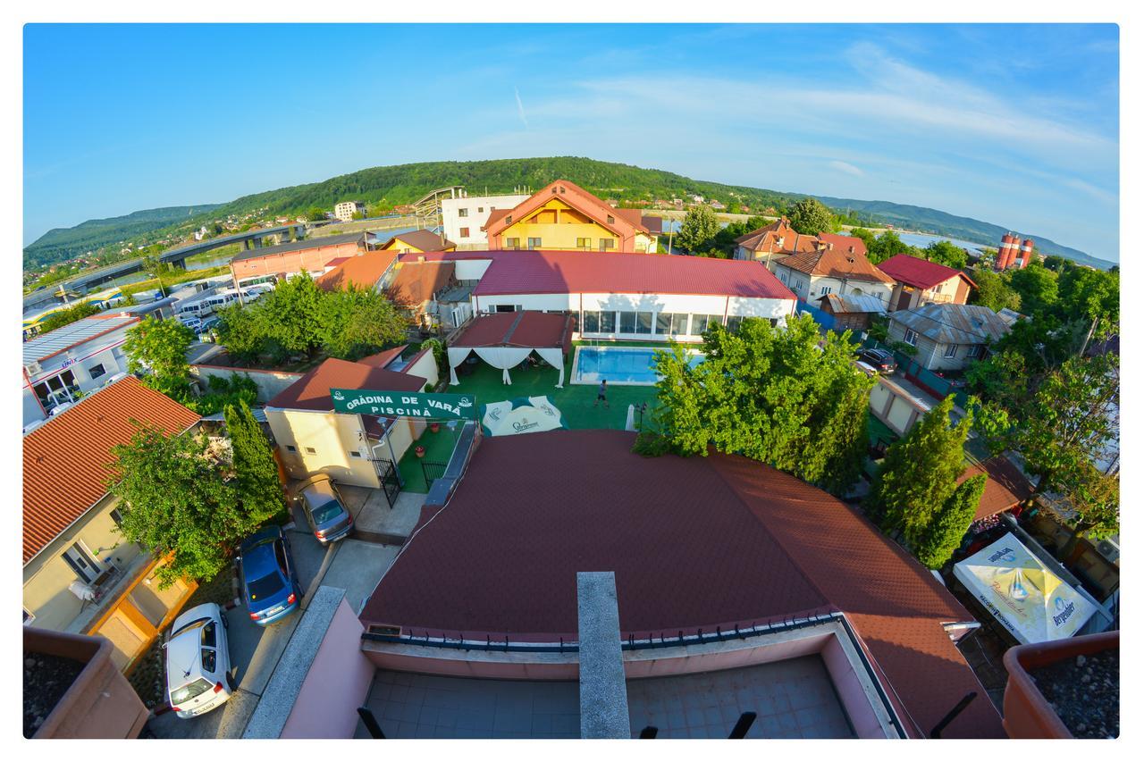 Hotel Pensiune Valentina à Râmnicu Vâlcea Extérieur photo