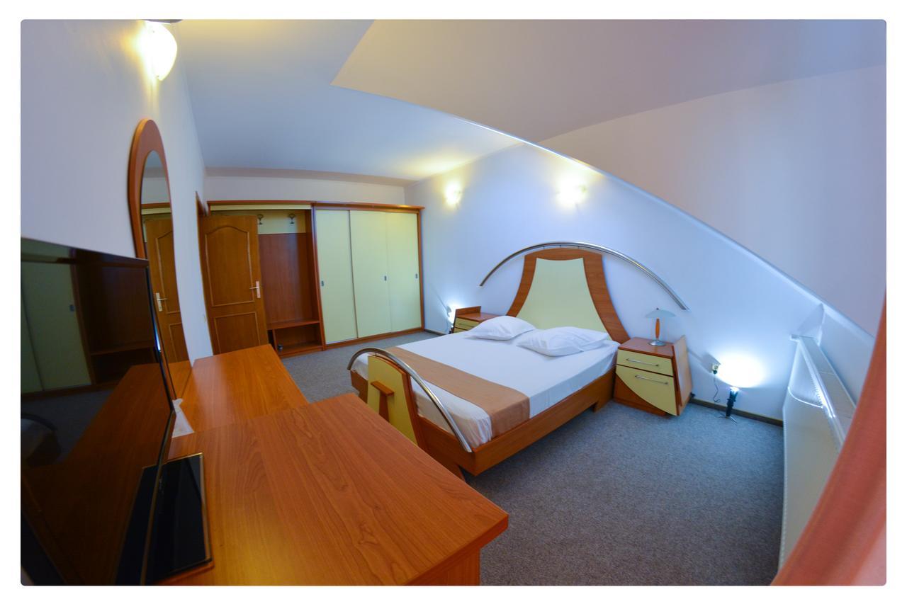 Hotel Pensiune Valentina à Râmnicu Vâlcea Extérieur photo
